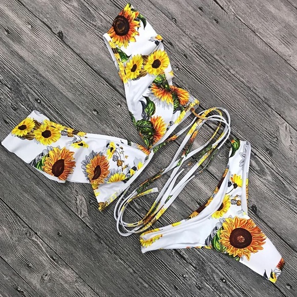 ❗️LAST ONE❗️Sunflower Ruffle Brazilian Bikini SetJ - Picture 2 of 4